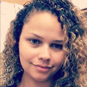 Meet your Posher, Robyn